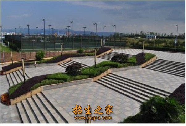 四川财经职业学院有几个教学区?招生省外的学生吗?