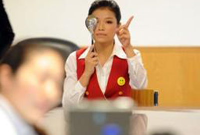 近视了当空姐 近视了当空姐