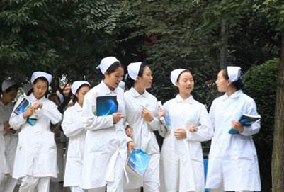 2019年成都华大医药卫生学校招生办联系电话