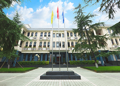 行政楼.jpg 行政楼.jpg