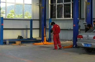 女生报读四川希望汽车职业学院合适吗？