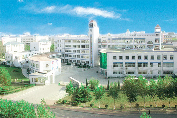 重庆西城技工学校宿舍条件以及学校周围的环境如何