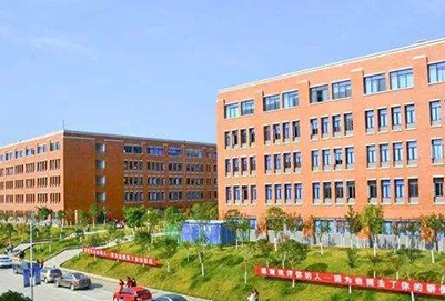 四川好点的高铁学校
