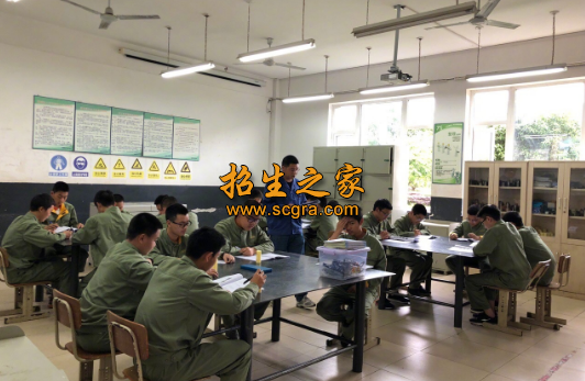 四川省什邡市职业中专学校2021年报名方式
