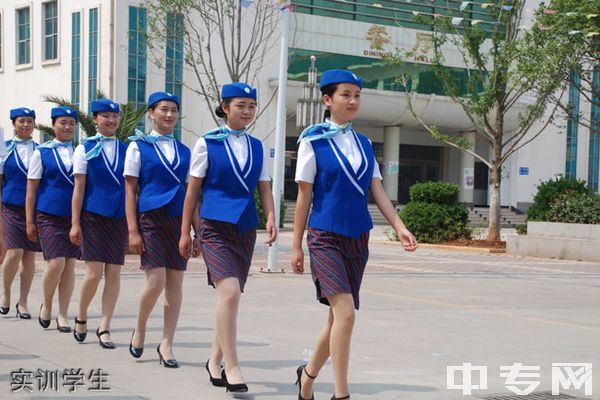 曲靖航空学校实训学生