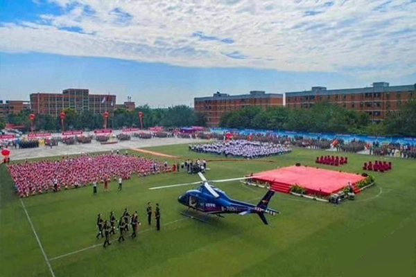 学校开学典礼 学校开学典礼