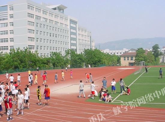 2019年重庆市三峡学院寝室宿舍条件与学校食堂环境图片