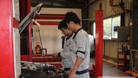 汽车制造与维修专业