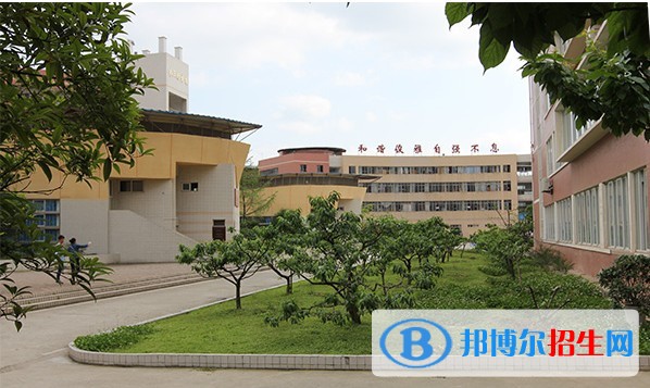 四川护理职业学院环境怎么样 周边有什么好玩的地方