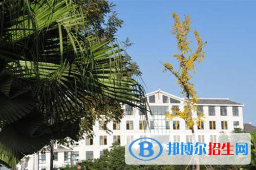 德阳女生读什么中专学校好