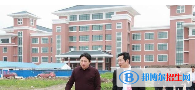 雅安什么叫中专学校