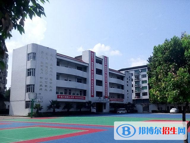 四川达川亭子职业高级中学1