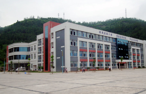 南充技师学院资助政策