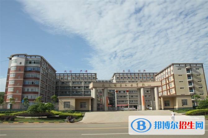 泸州现在中专学校学什么专业好
