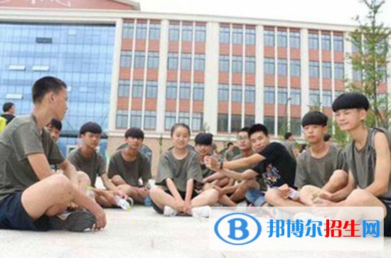 乐山医药科技学校龙泉校区怎么样，龙泉校区地址