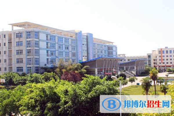 川大科技园职业学校包就业吗，学校评价怎么样