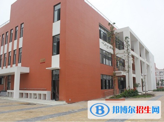 四川省金堂实验中学照片，金堂实验中学校服图片