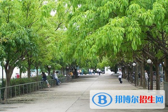 四川省金堂实验中学照片，金堂实验中学校服图片