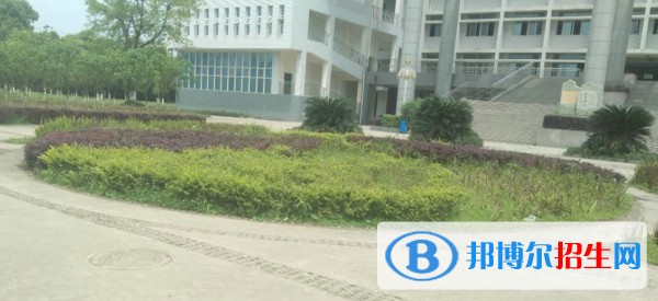 四川矿产机电技师有什么专业，学校有哪些专业