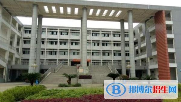 四川矿产机电技师有什么专业，学校有哪些专业