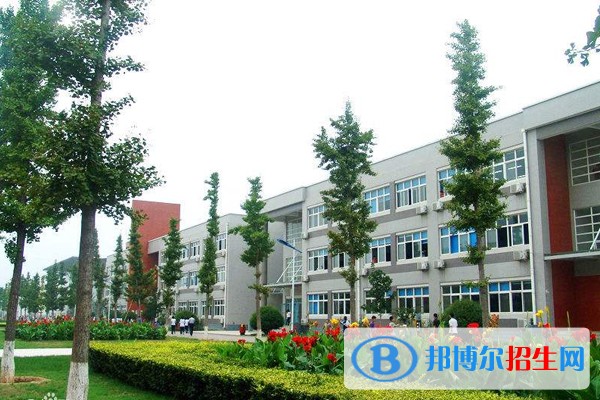 乐山市医药科技学校校园环境,乐山市医药科技学校照片
