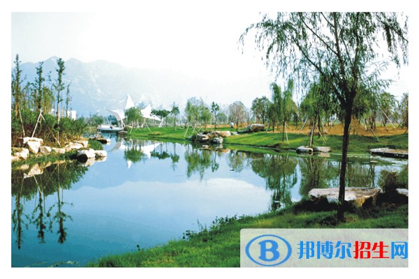 读职校好还是学个技术上班好