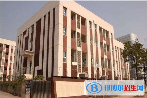 当今时代还是读职校好