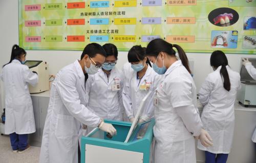 贵阳护理学校要怎么报考,贵阳铁二局卫校