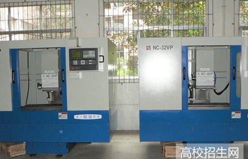 汽车运用与维修专业