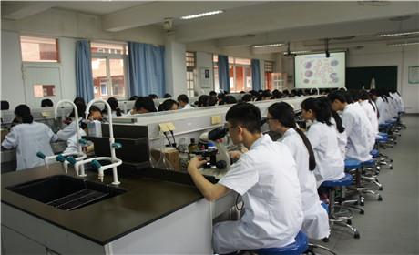 成都华西卫校2025年招生简章